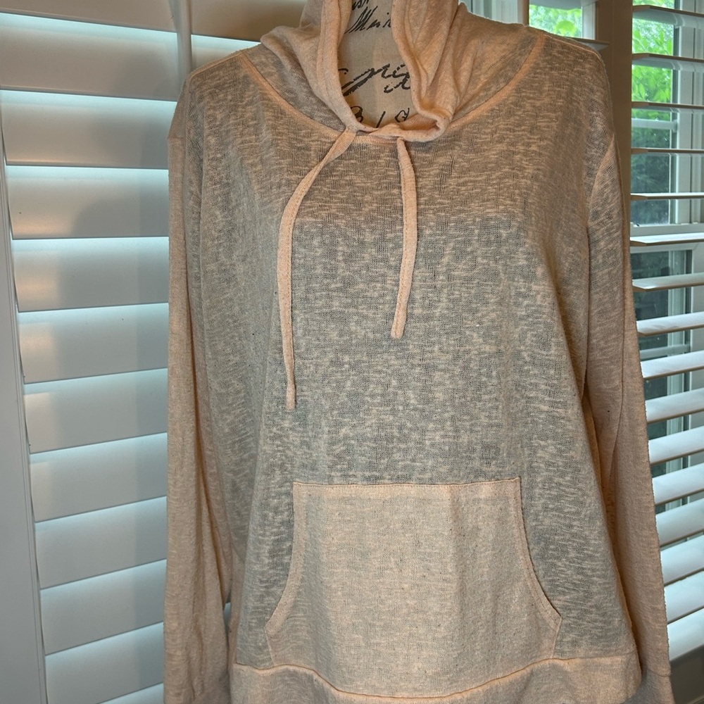 Weatherproof vintage peach colored hoodie. Size XL
